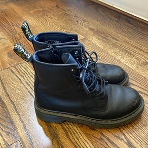 Dr. Martens Delaney youth size 1 boots in black leather